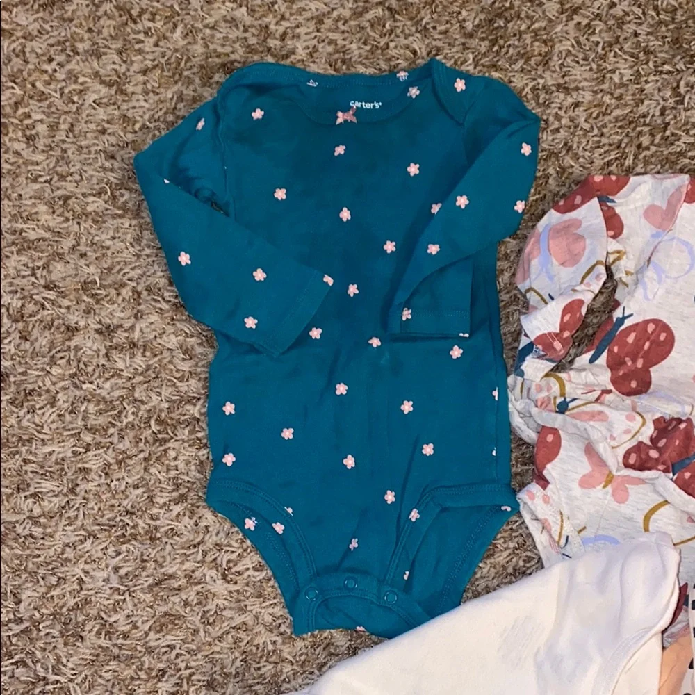Lot of 5- 18 month onesies - Picture 2 of 6
